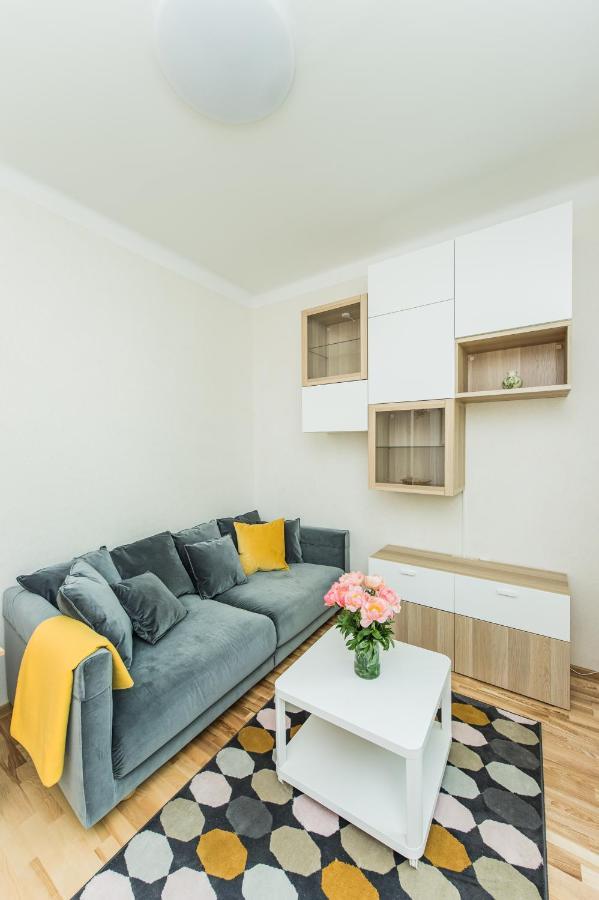 Lovely 1-Bedroom Apartment In Kaunas Old Town Exteriör bild